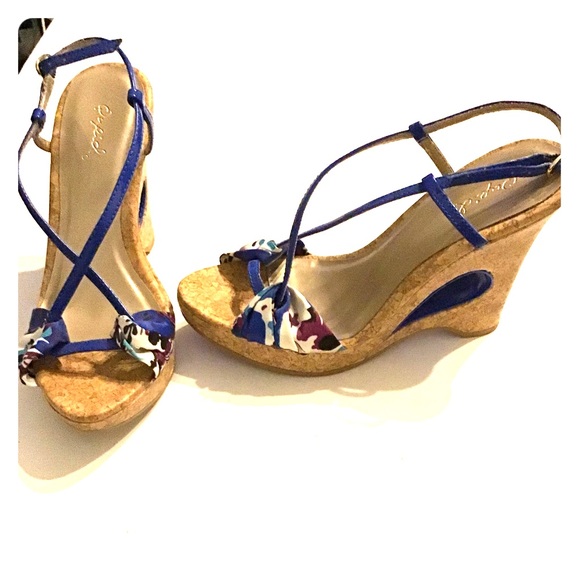 Women’s Shoes - Picture 1 of 1